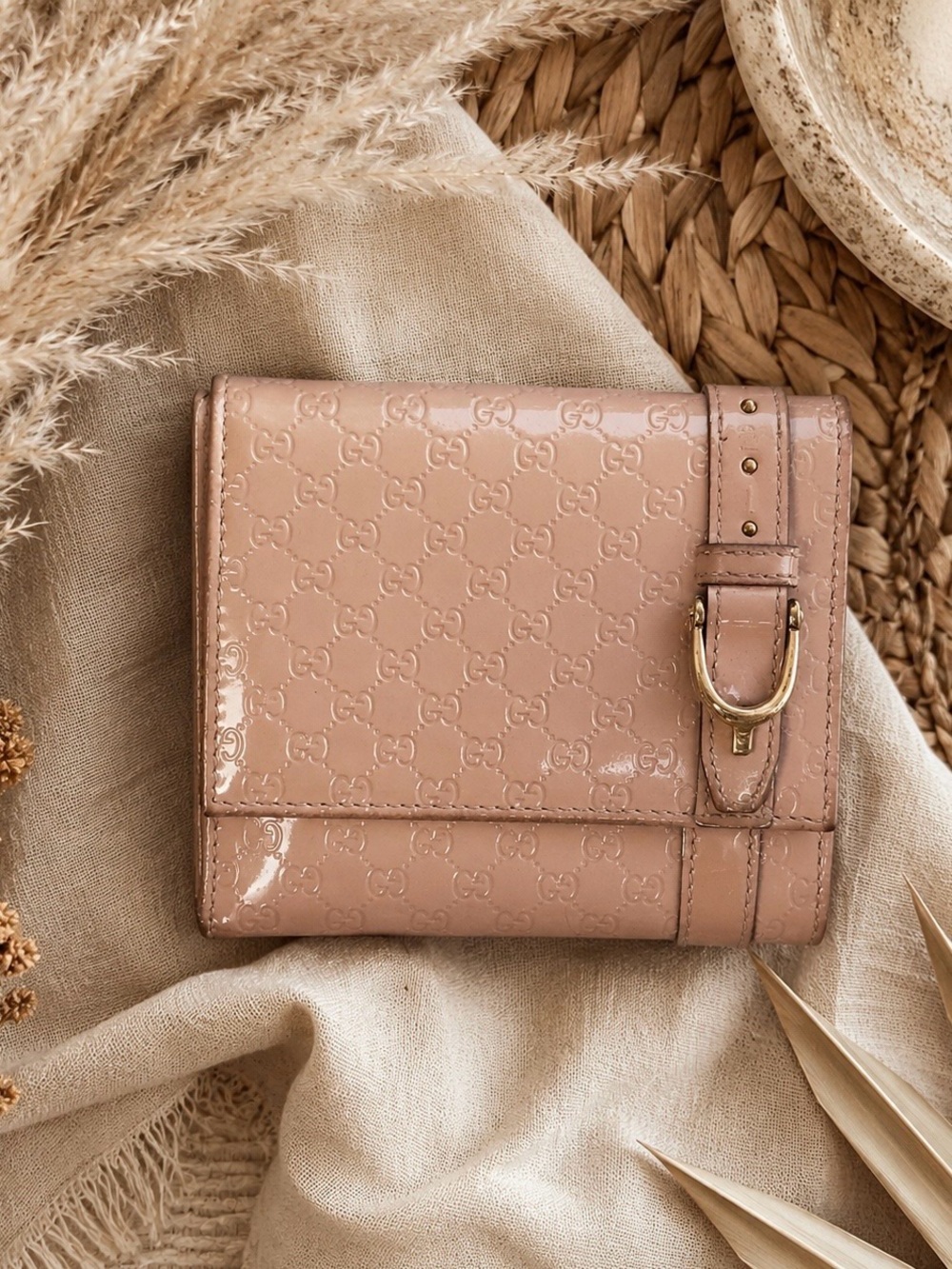 Authentic Gucci Beige Microguccissima Patent Leather Buckle French Small Wallet - Picture 15 of 15